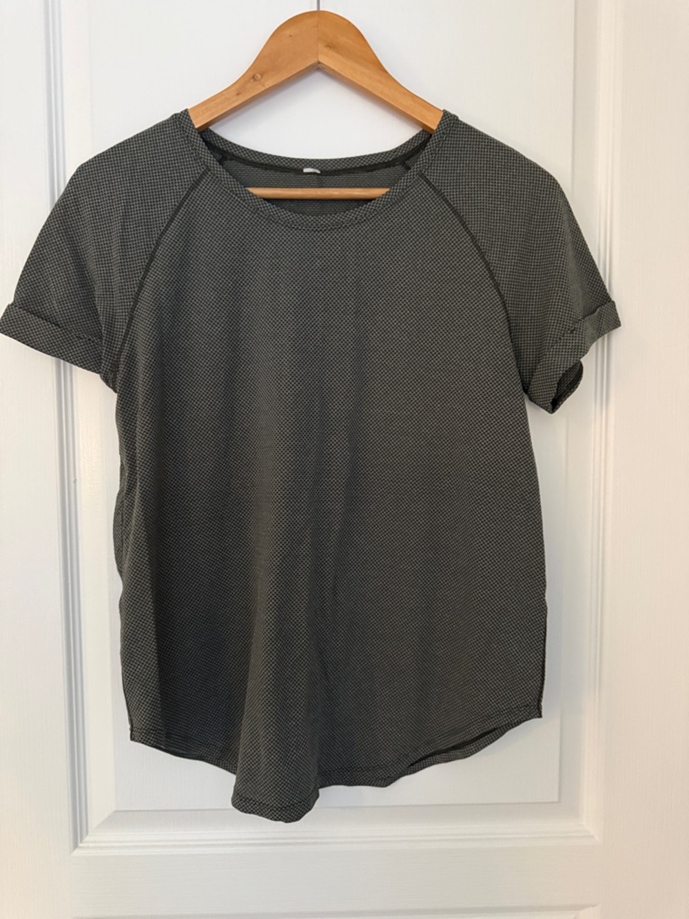 Lululemon Open Up Tie-Back Tee Heathered Camo Green no size dot, but fits a size - Picture 6 of 9